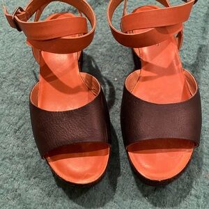 Strappy Lucky Brand Sandals - Size 9/40